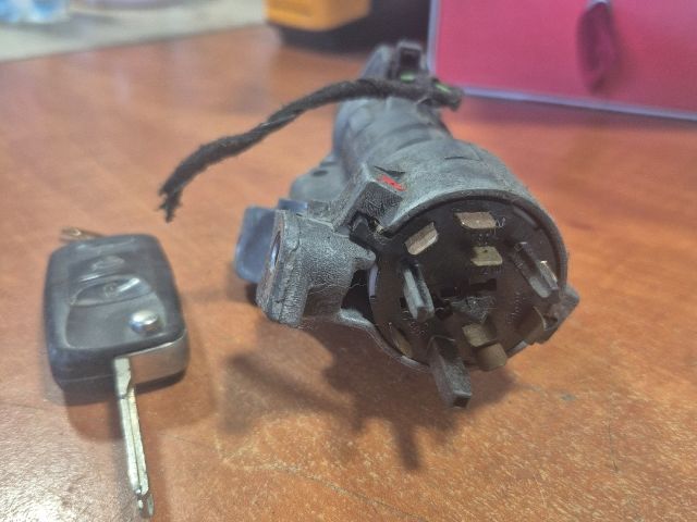 bontott SKODA FABIA I Gyújtáskapcsoló Házzal