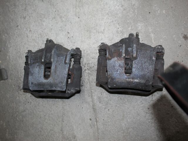 bontott SKODA FABIA I Jobb első Féknyereg Munkahengerrel