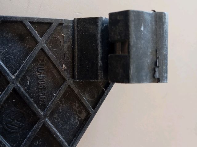 bontott SKODA FABIA I Motorvezérlő Tartó