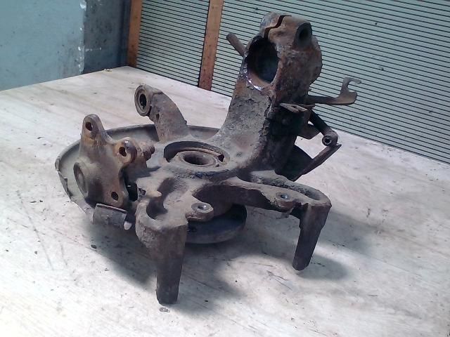 bontott SKODA FABIA I Bal első Csonkállvány Kerékaggyal