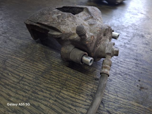 bontott SKODA FABIA I Bal első Féknyereg Munkahengerrel