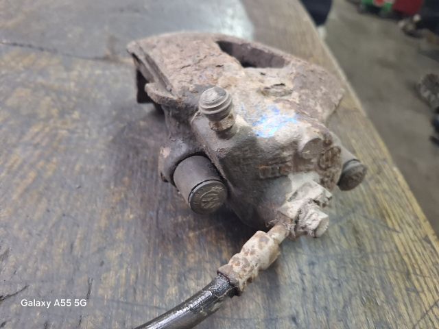 bontott SKODA FABIA I Bal első Féknyereg Munkahengerrel