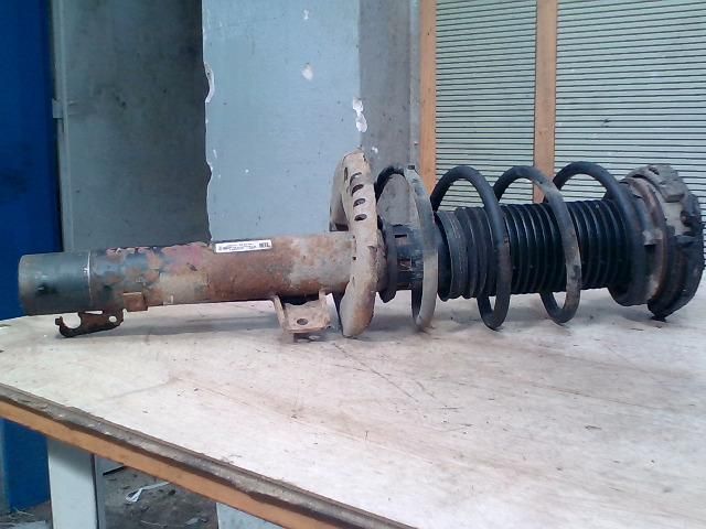 bontott SKODA FABIA I Bal első Gólyaláb (Lengécsillapító, Rugó)