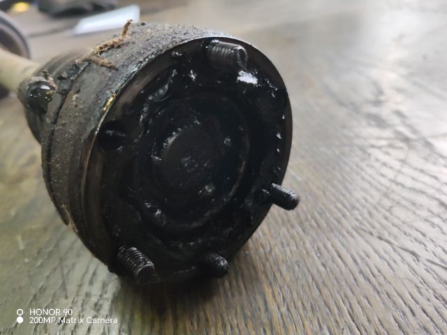 bontott SKODA FABIA I Bal Féltengely