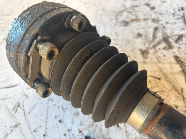 bontott SKODA FABIA I Bal Féltengely