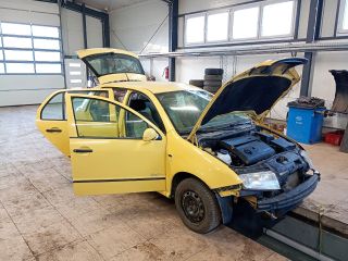 bontott SKODA FABIA I Biztosítéktábla Motortér