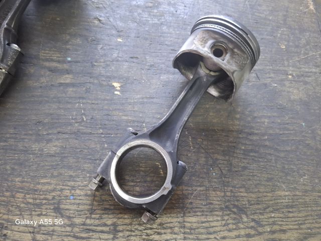 bontott SKODA FABIA I Dugattyú és Hajtókar