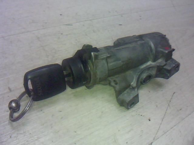 bontott SKODA FABIA I Gyújtáskapcsoló Házzal