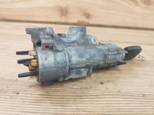 bontott SKODA FABIA I Gyújtáskapcsoló Házzal