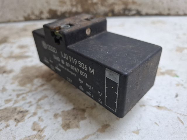 bontott SKODA FABIA I Hűtőventilátor Relé