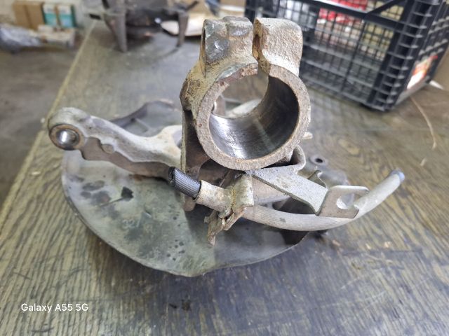 bontott SKODA FABIA I Jobb első Csonkállvány Kerékaggyal