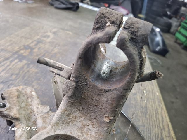 bontott SKODA FABIA I Jobb első Csonkállvány Kerékaggyal