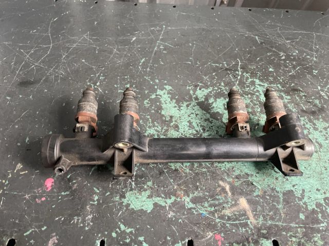 bontott SKODA FABIA I Porlasztó Sor / Híd