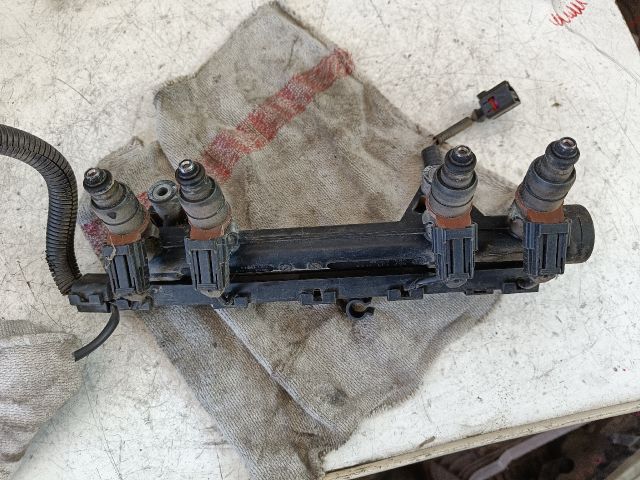 bontott SKODA FABIA I Porlasztó Sor / Híd