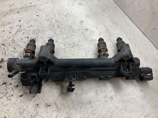 bontott SKODA FABIA I Porlasztó Sor / Híd