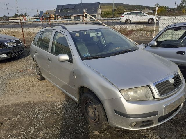 bontott SKODA FABIA I Biztosítéktábla Motortér