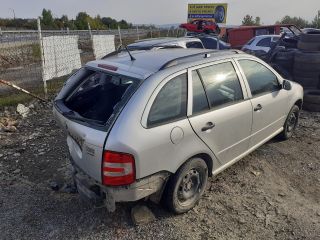 bontott SKODA FABIA I Biztosítéktábla Motortér