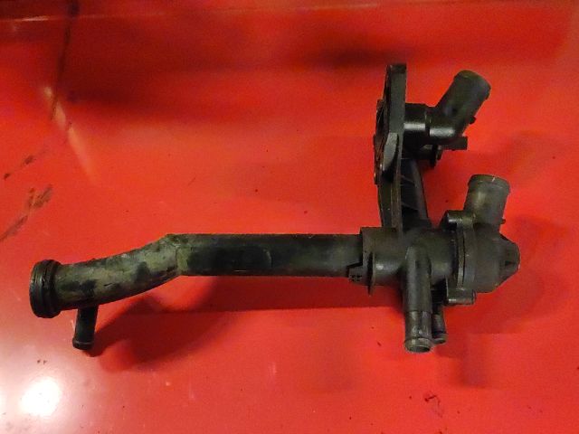 bontott SKODA FABIA I Termosztátház Csővel