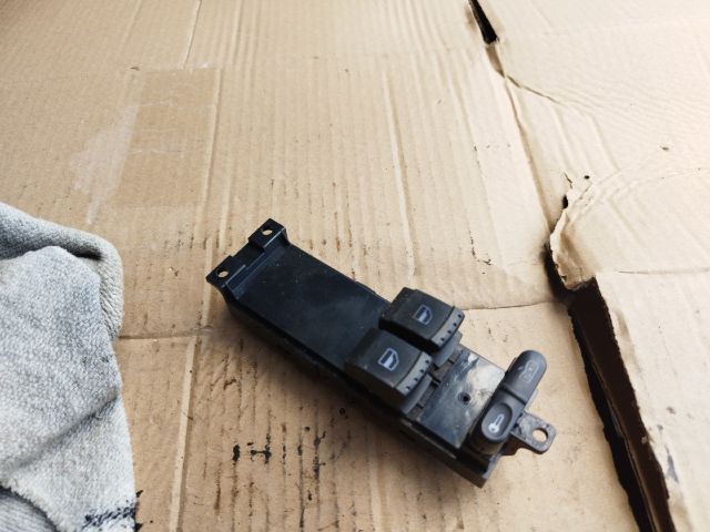 bontott SKODA FABIA I Ablakemelő Kapcsoló Négyes / Kettes