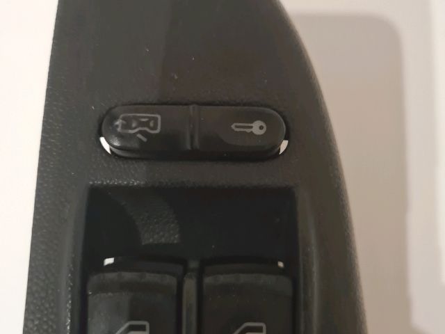 bontott SKODA FABIA I Ablakemelő Kapcsoló Négyes / Kettes