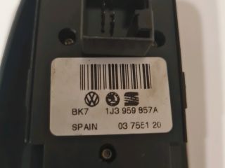 bontott SKODA FABIA I Ablakemelő Kapcsoló Négyes / Kettes