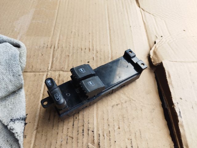 bontott SKODA FABIA I Ablakemelő Kapcsoló Négyes / Kettes