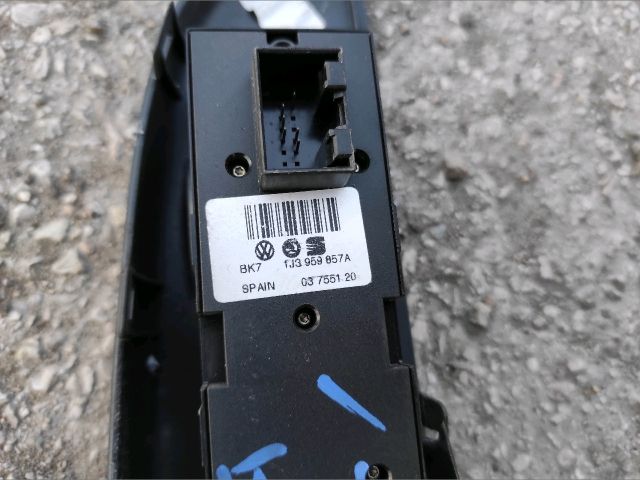 bontott SKODA FABIA I Ablakemelő Kapcsoló Négyes / Kettes