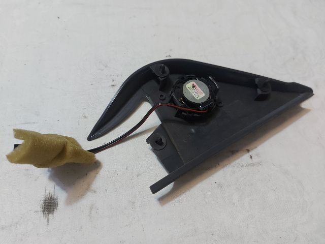 bontott SKODA FABIA I Bal A Oszlop Hangszóró Burkolat