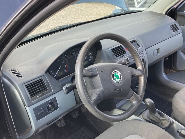 bontott SKODA FABIA I Bal C Oszlop Burkolat