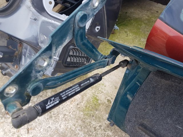 bontott SKODA FABIA I Bal Csomagtérajtó (Részeivel)