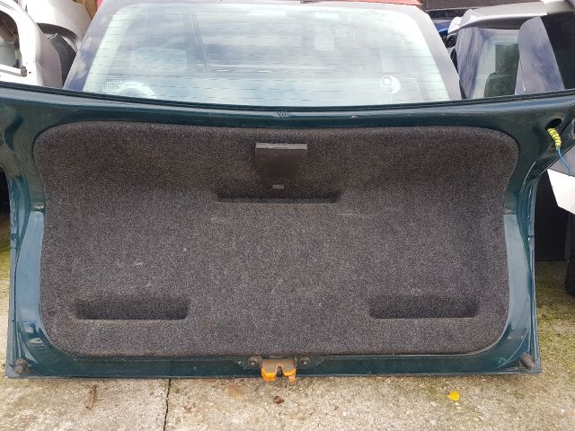 bontott SKODA FABIA I Bal Csomagtérajtó (Részeivel)