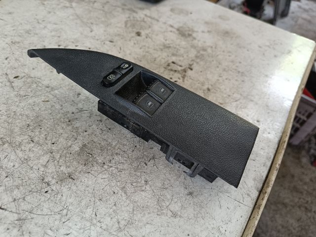 bontott SKODA FABIA I Bal első Ablakemelő Kapcsoló