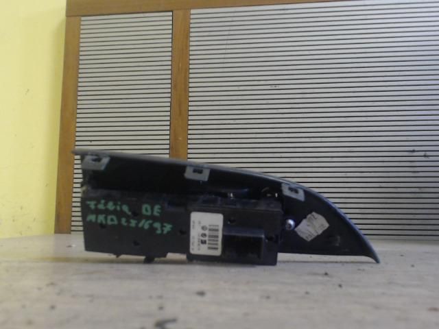 bontott SKODA FABIA I Bal első Ablakemelő Kapcsoló