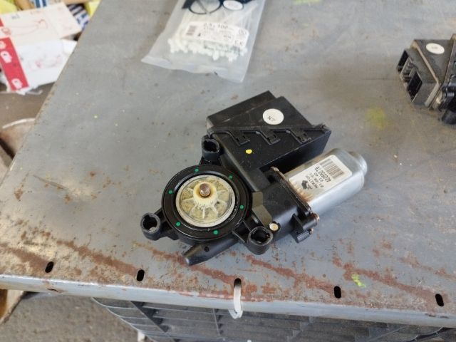 bontott SKODA FABIA I Bal első Ablakemelő Motor