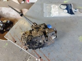 bontott SKODA FABIA I Bal első Ajtózár