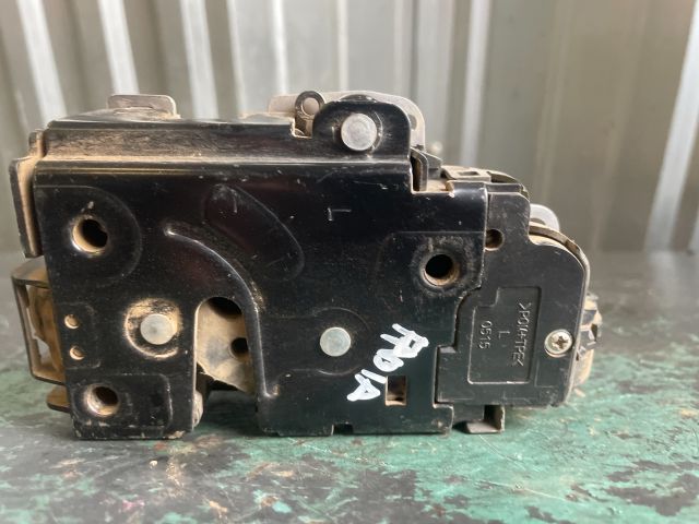 bontott SKODA FABIA I Bal első Ajtózár