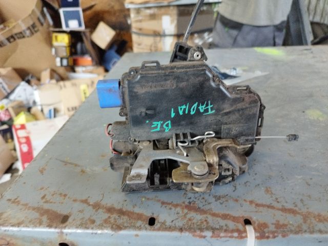 bontott SKODA FABIA I Bal első Ajtózár