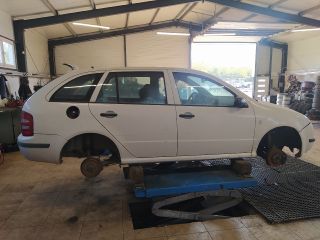 bontott SKODA FABIA I Bal első Oldal Lökhárító Tartó (Műanyag)