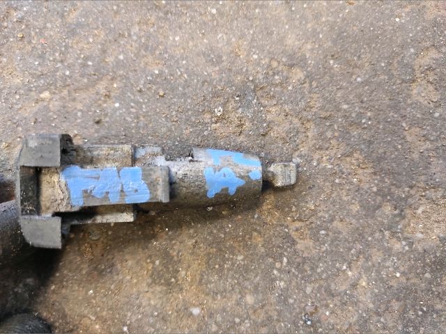 bontott SKODA FABIA I Bal első Zárbetét