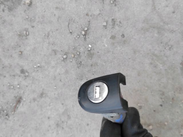 bontott SKODA FABIA I Bal első Zárbetét