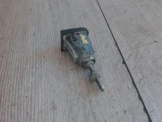 bontott SKODA FABIA I Bal első Zárbetét