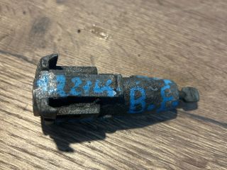 bontott SKODA FABIA I Bal első Zárbetét