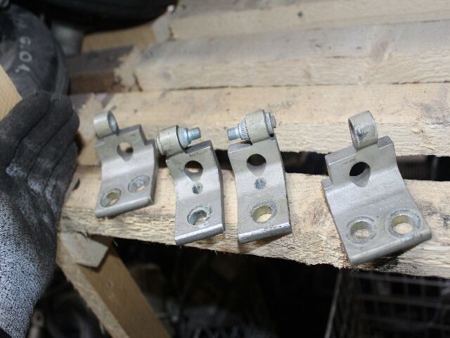 bontott SKODA FABIA I Bal első Zsanér