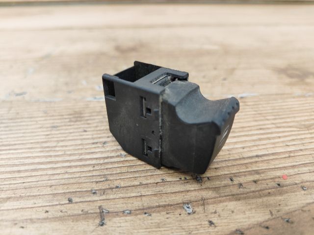 bontott SKODA FABIA I Bal hátsó Ablakemelő Kapcsoló