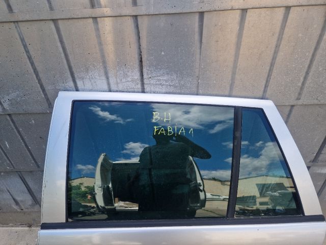 bontott SKODA FABIA I Bal hátsó Ajtó (Részeivel)