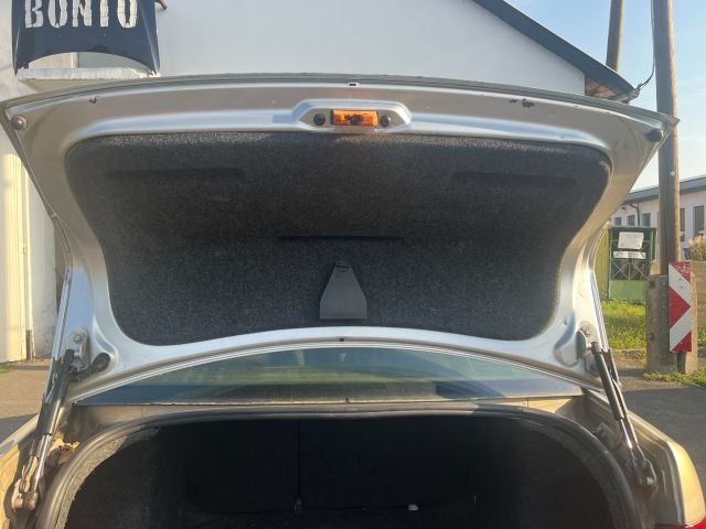 bontott SKODA FABIA I Bal hátsó Gumikéder