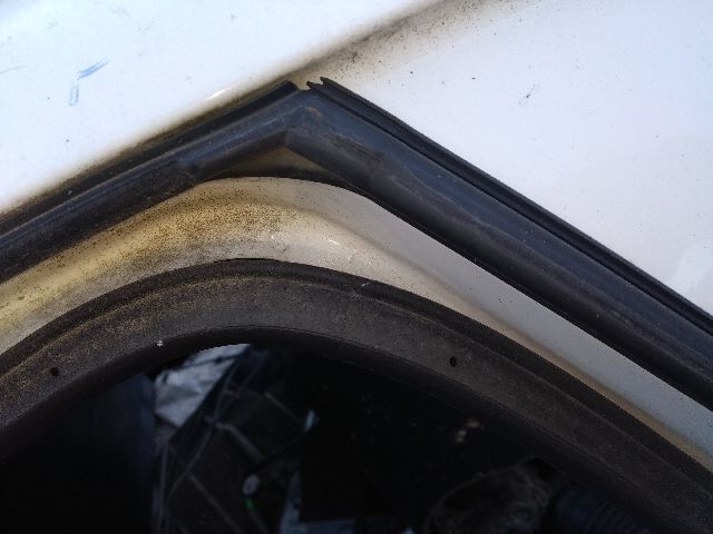 bontott SKODA FABIA I Bal hátsó Gumikéder