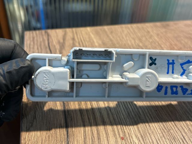 bontott SKODA FABIA I Bal Hátsó Lámpa Foglalat