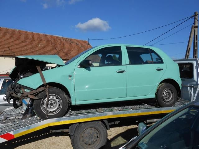 bontott SKODA FABIA I Bal Hátsó Lámpa Foglalat