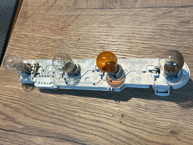 bontott SKODA FABIA I Bal Hátsó Lámpa Foglalat